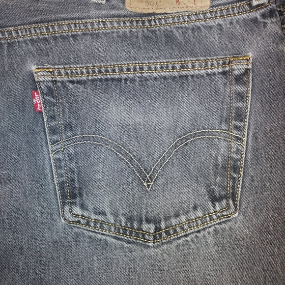 LEVI 501 Vintage Distressed Jeans Size 46 x 30 - Picture 3 of 4